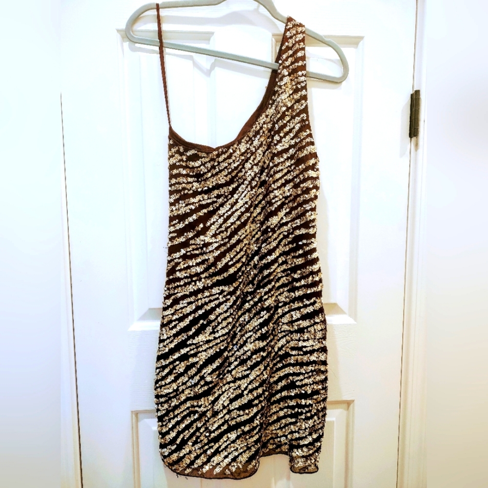 Alice + Olivia Gold Sequin one shoulder dress sz 6  s/m Gorgeous 💋